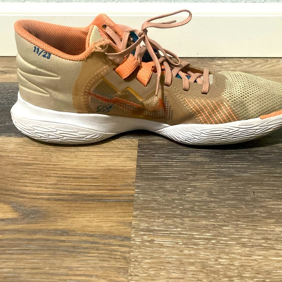 Kyrie 5 Flytrap - Picture 2 of 5